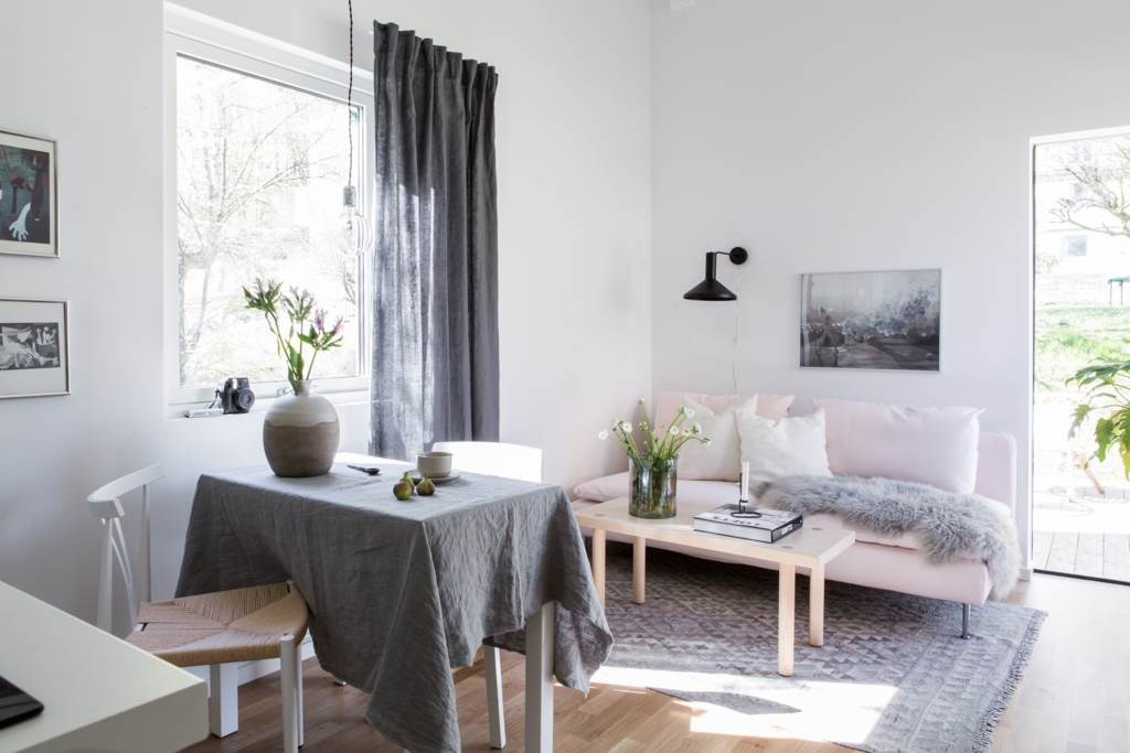 Lågupplöst Bostaden fullkomligt badar i ljus