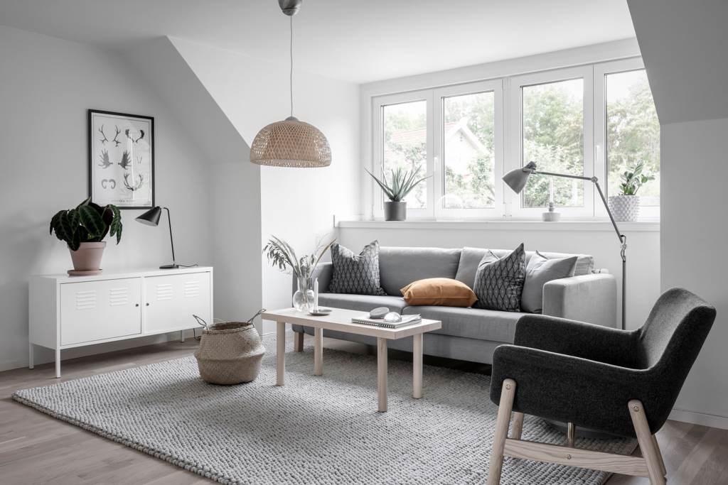 Lågupplöst Ljuset passerar obegränsat ur flertalet fönster