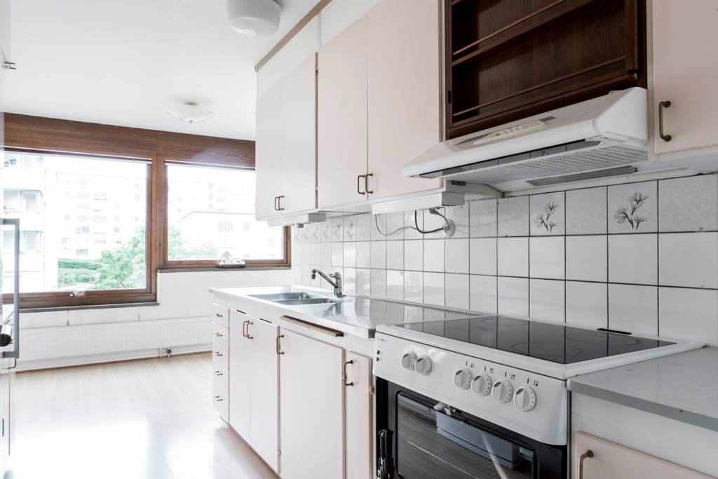 Lågupplöst Via hissen når du denna väldisponerade trea