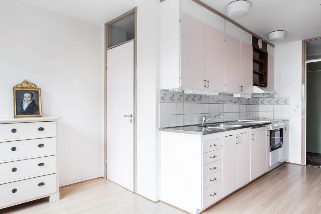 Lågupplöst Behagligt med egen tvättstuga i anslutning