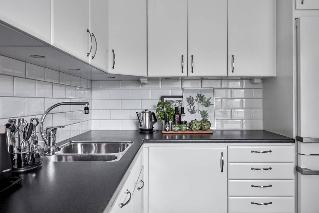 Lågupplöst Fint renoverat kök med vitvaror från Miele