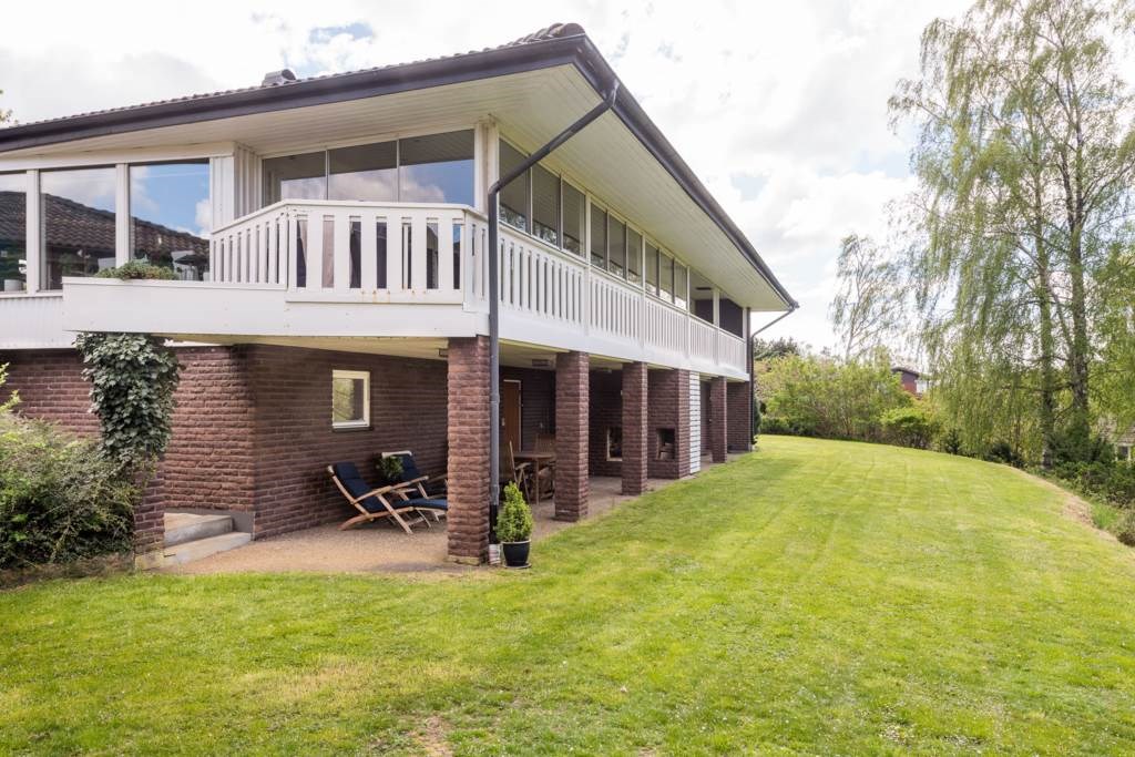 Lågupplöst Högt och insynsskyddat läge med utsikt