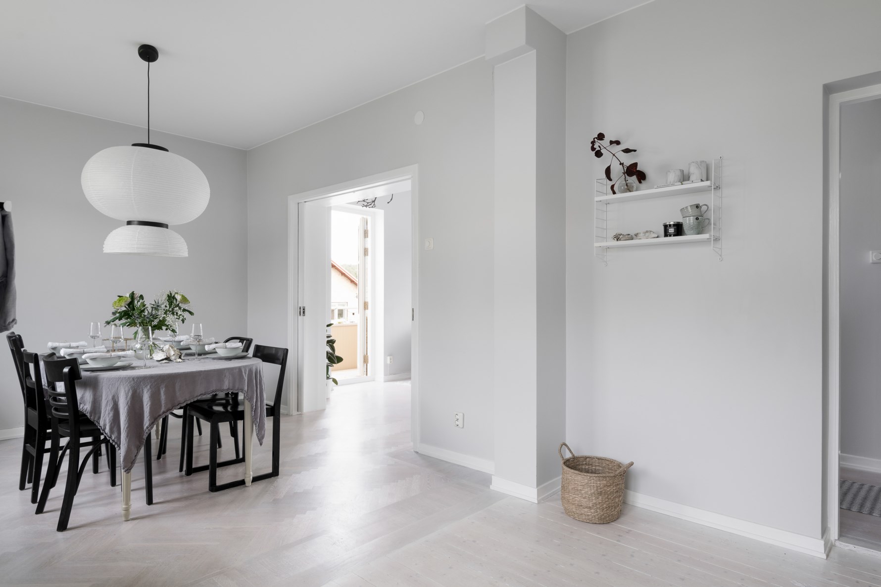 Gott om plats att duka långbord