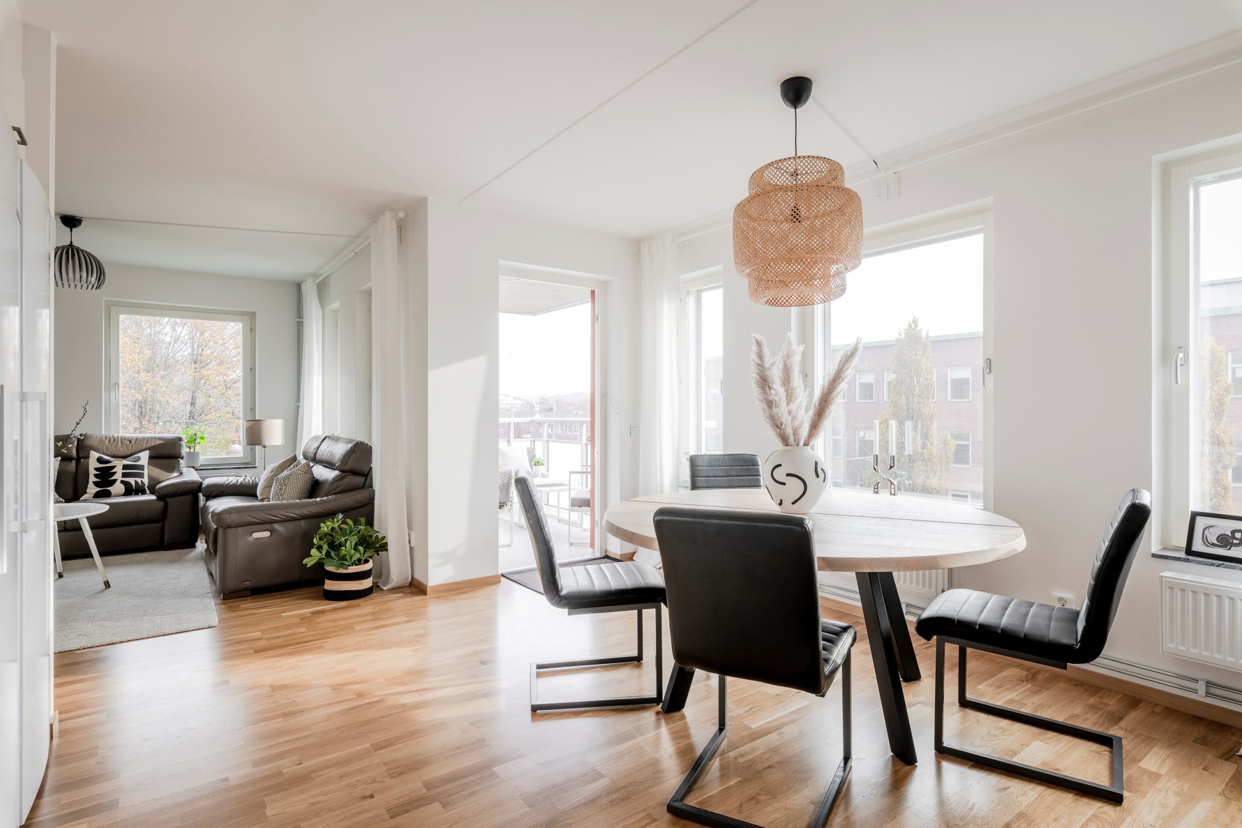 Bild 2 Artillerigatan 38