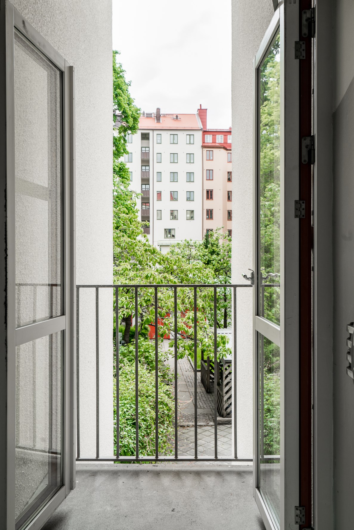 Vädringsbalkong som nås från trapphuset