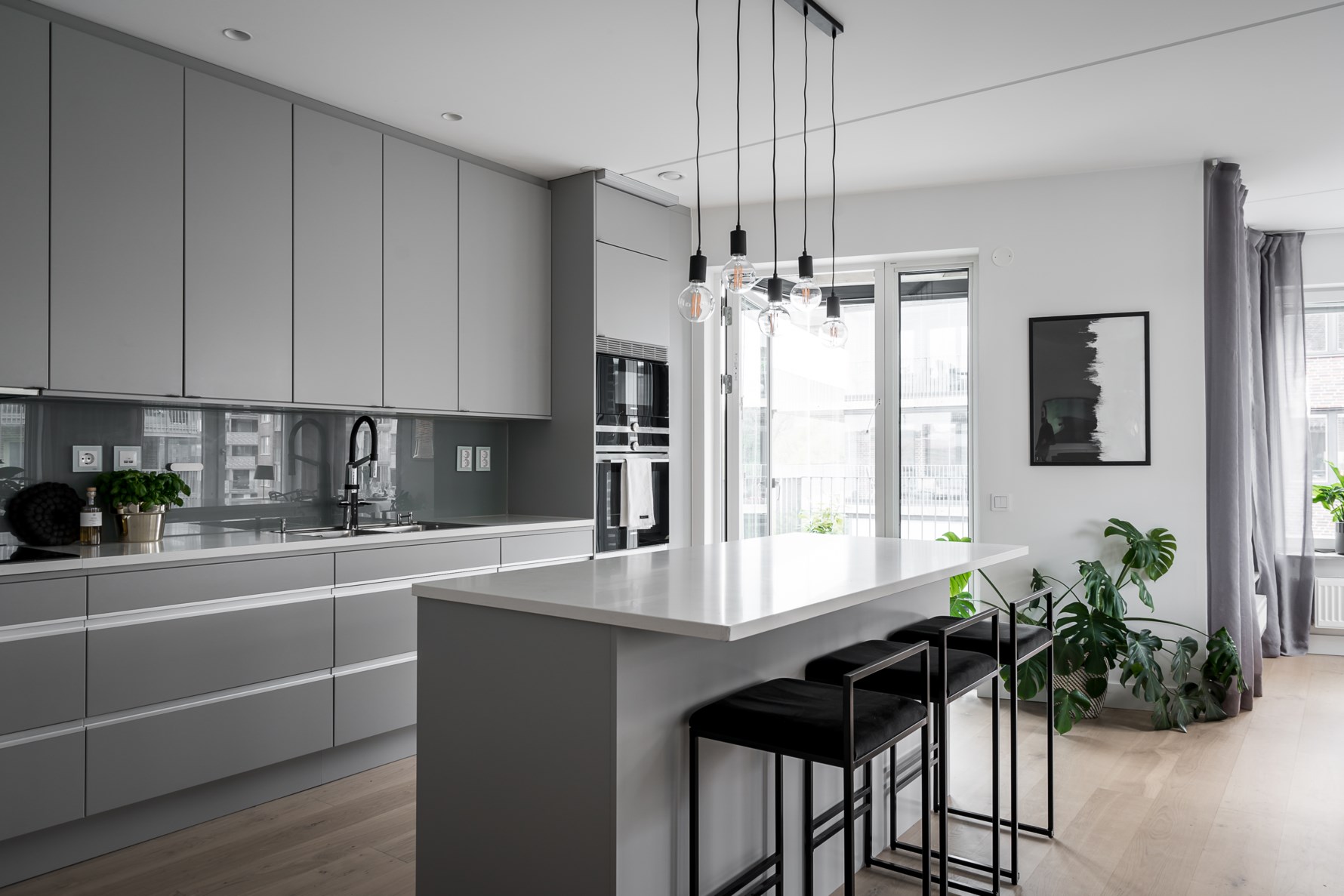 Bild 2 Monsungatan 104