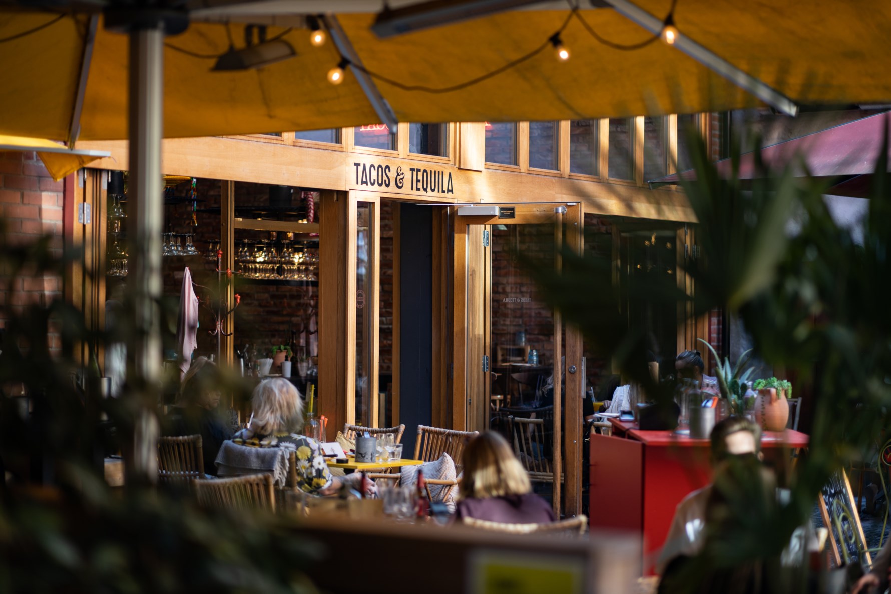 De vibrerande långgatorna en kort promenad bort