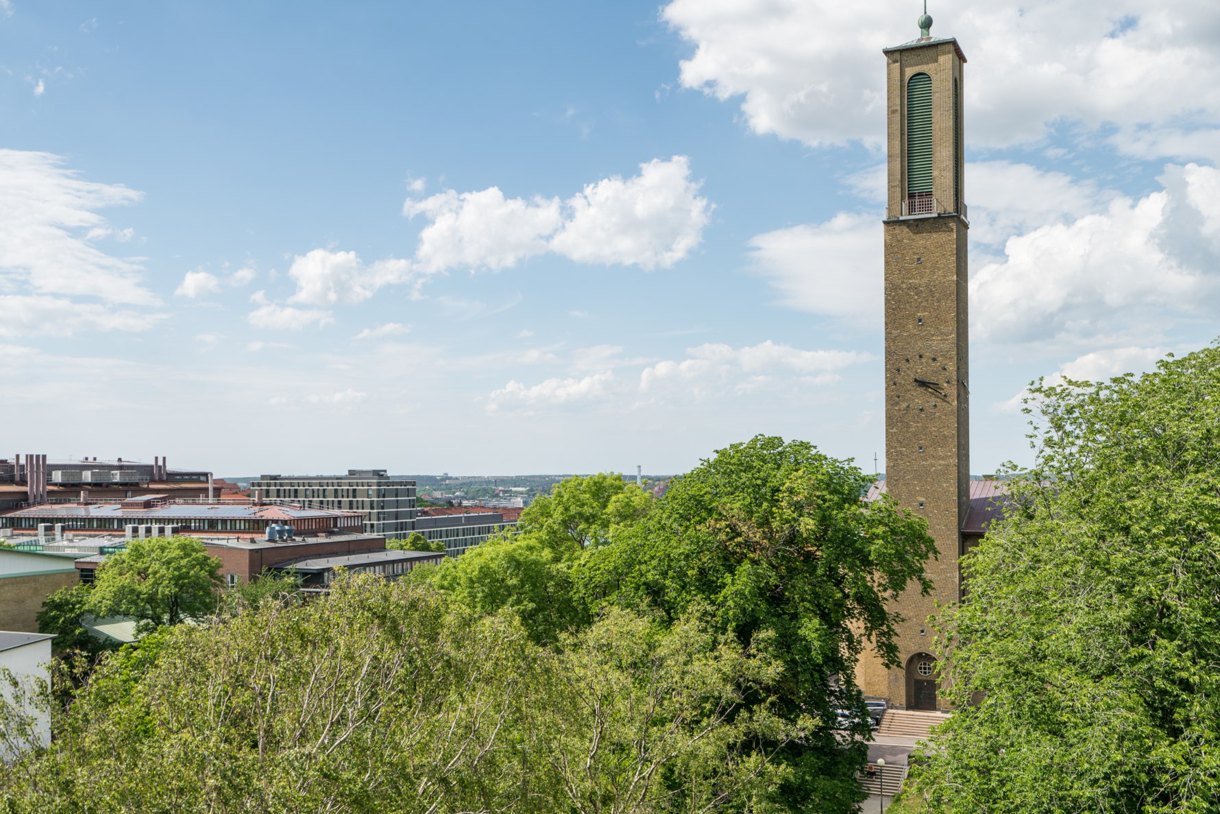 Bild lånad av tidigare försäljning av liknande lägenhet i samma trappuppgång