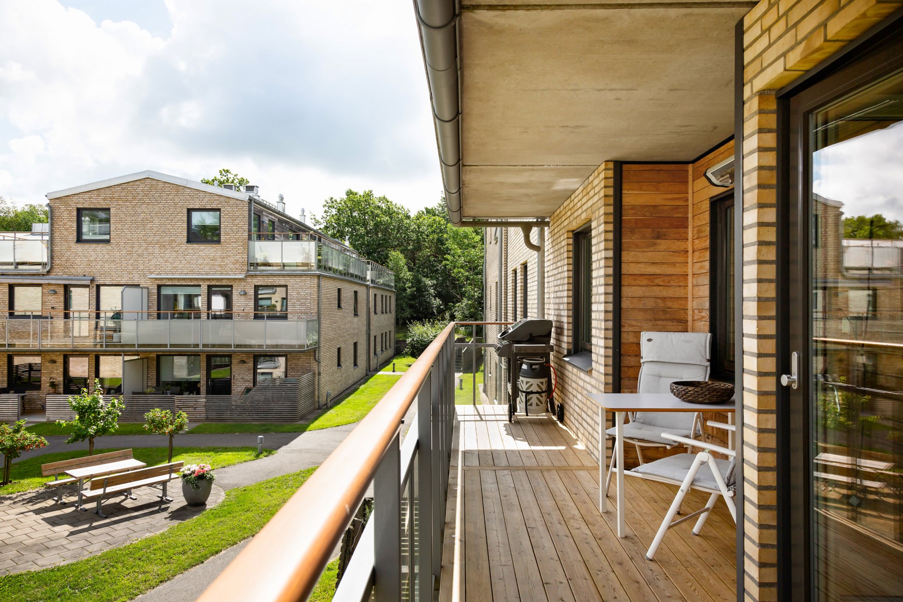 Bild 2 Sjöbackevägen 22