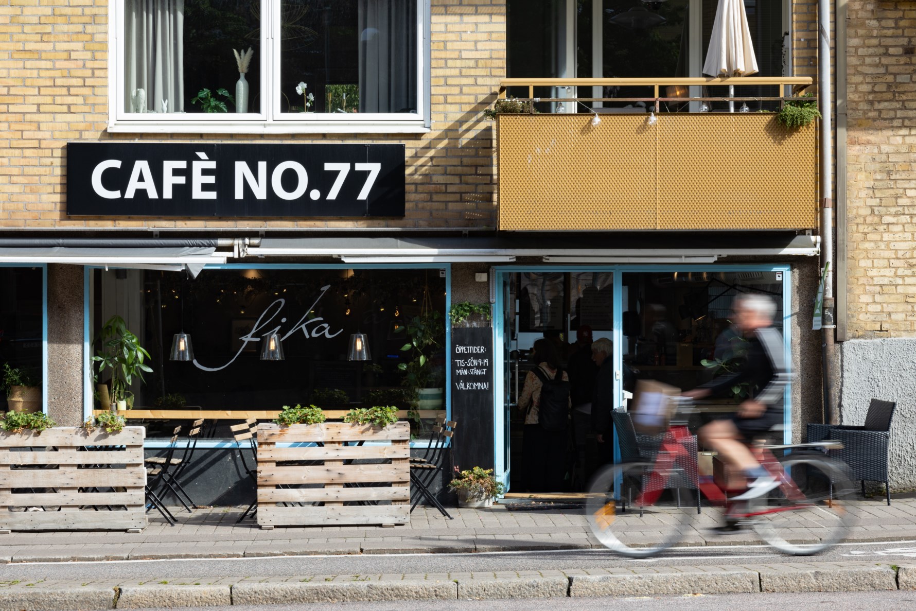 Danska vägen, Cafe no 77